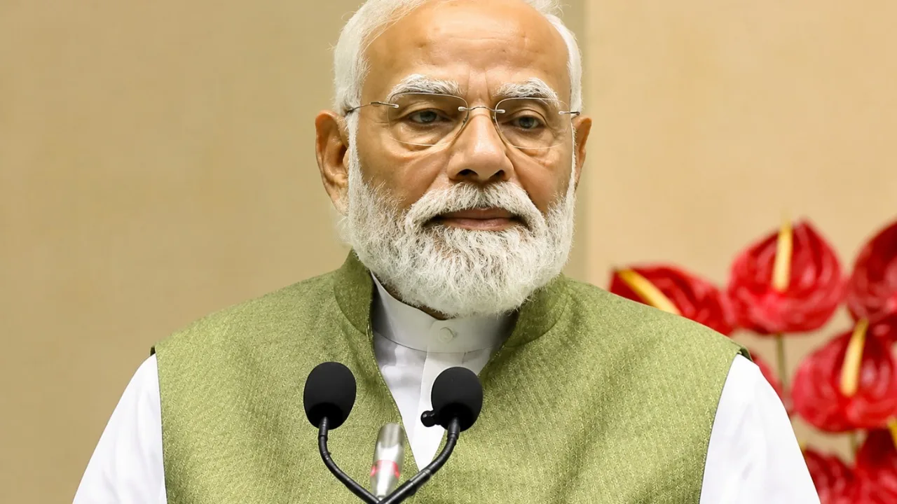 షార్ట్‌కట్‌లతో విజయం రాదు.. కష్టపాటే అసలైన మార్గం: ప్రధాని మోదీ