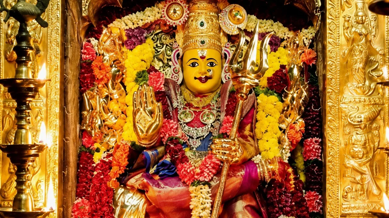 శ్రావణ మాస సందడి.. కనకదుర్గ ఆలయంలో భక్తుల రద్దీ, ప్రారంభమైన వరుణ యాగాలు