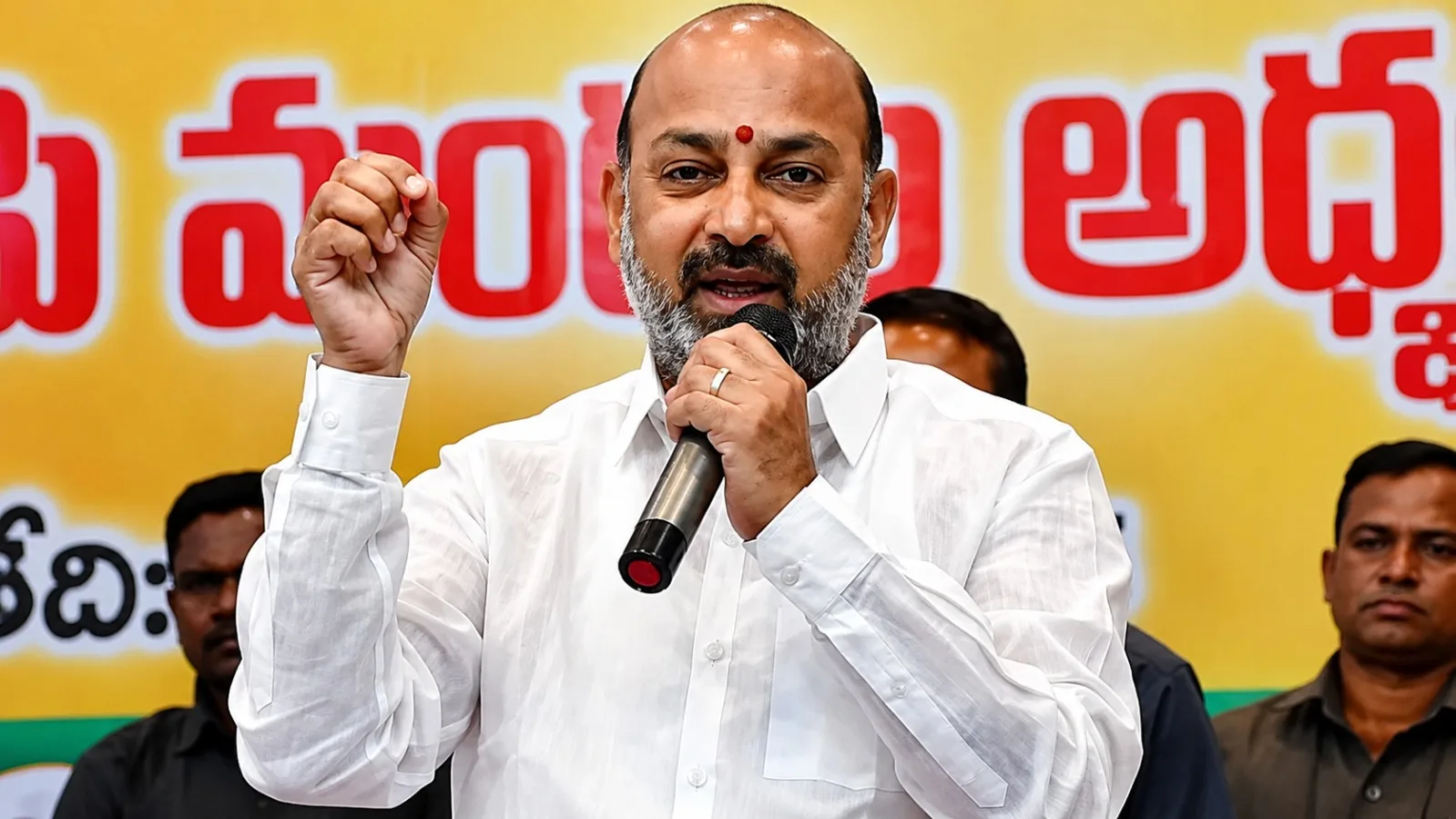 ఫీజు రీయింబర్స్‌మెంట్‌కే దిక్కులేదు.. విదేశీ విద్యపై ఎలా నమ్మకం?: బండి సంజయ్