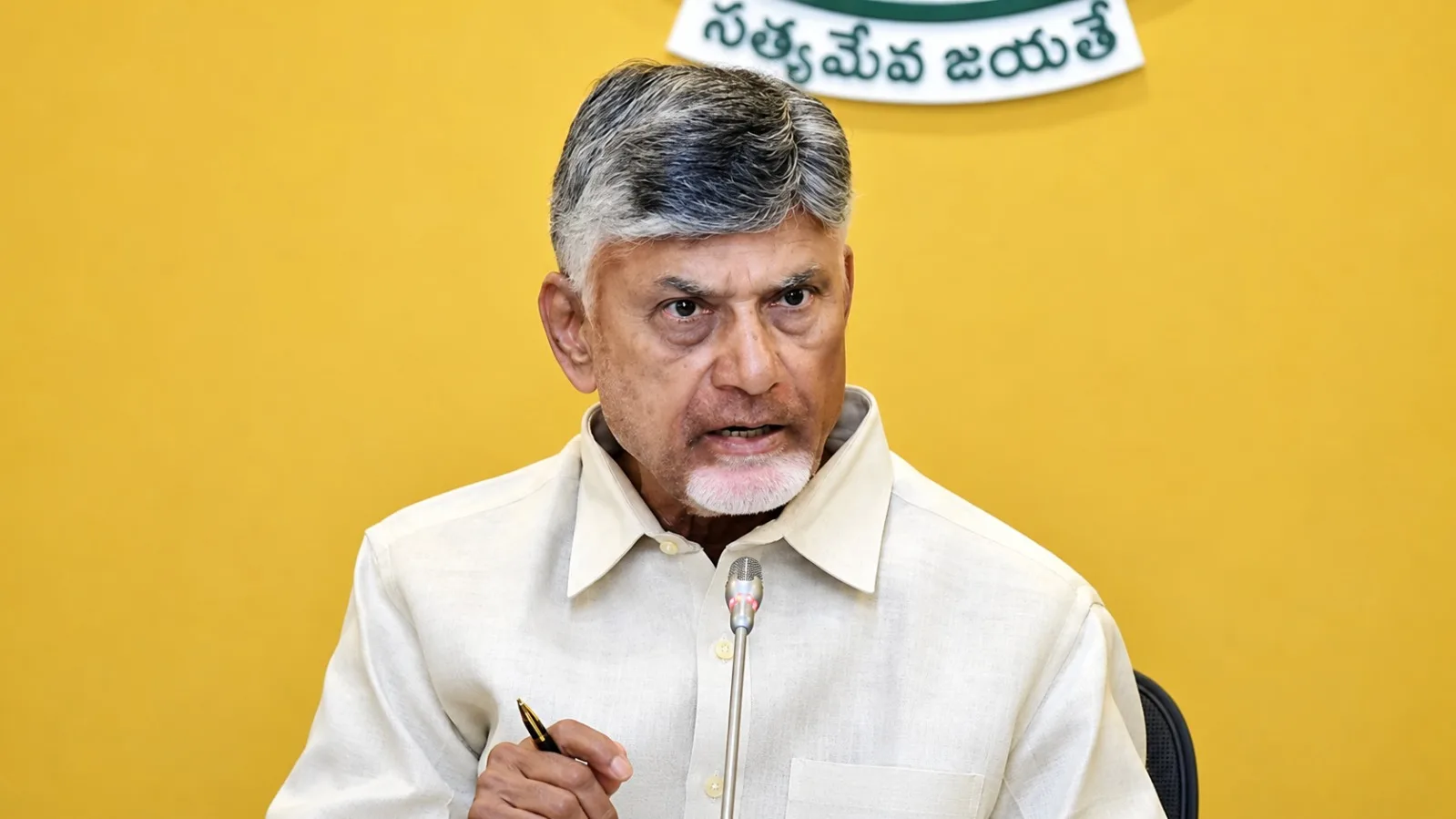 ‘మీ భూమి-మీ హక్కు’.. రైతుల భూహక్కులను కాపాడే బాధ్యత మాదే: సీఎం చంద్రబాబు